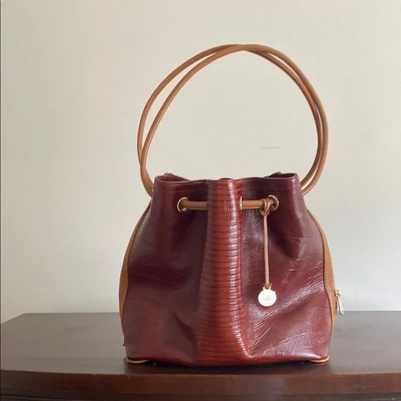 Brahmin Brown Leather Shoulder Bag with Drawstring Closure - Picture 1 of 7